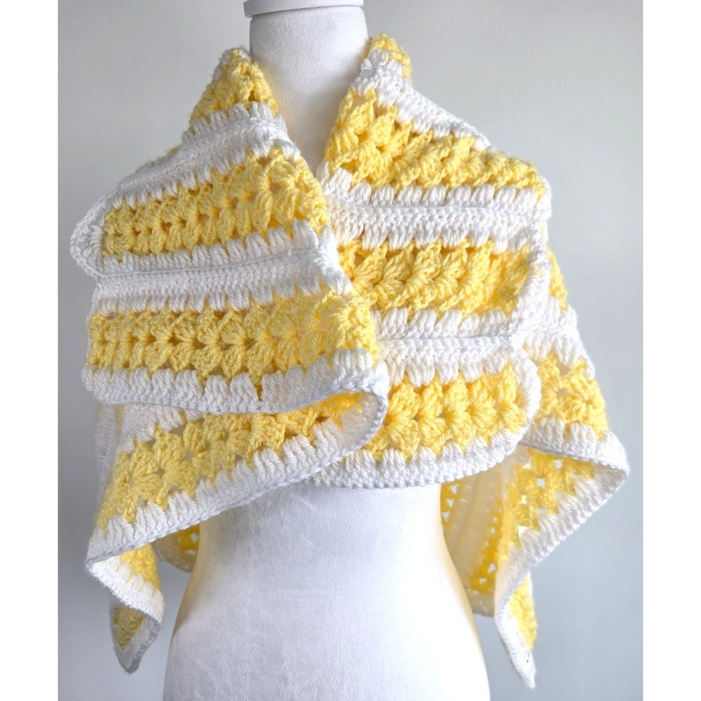 Nostalgia Crochet Afghan Blanket Scalloped Edge Pastel Yellow White Stripe Cotta